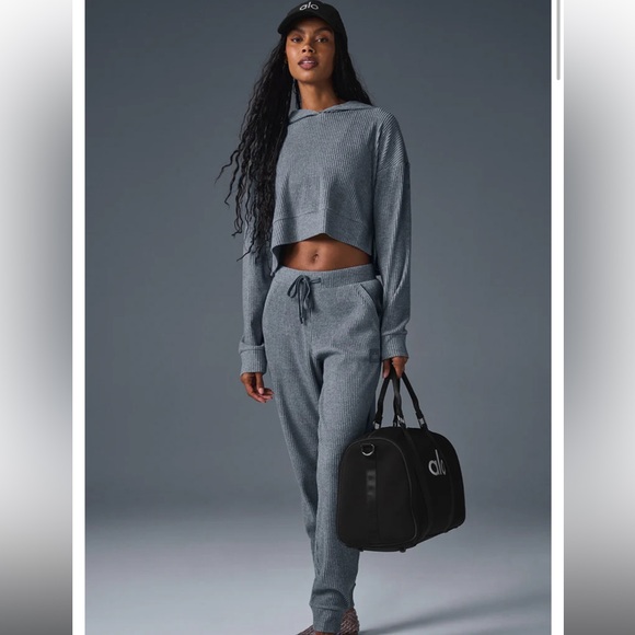 ALO Yoga MUSE SET - Picture 1 of 10